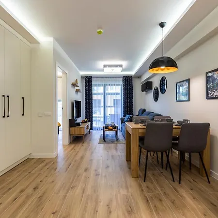 Debowy Zakatek 아파트 *